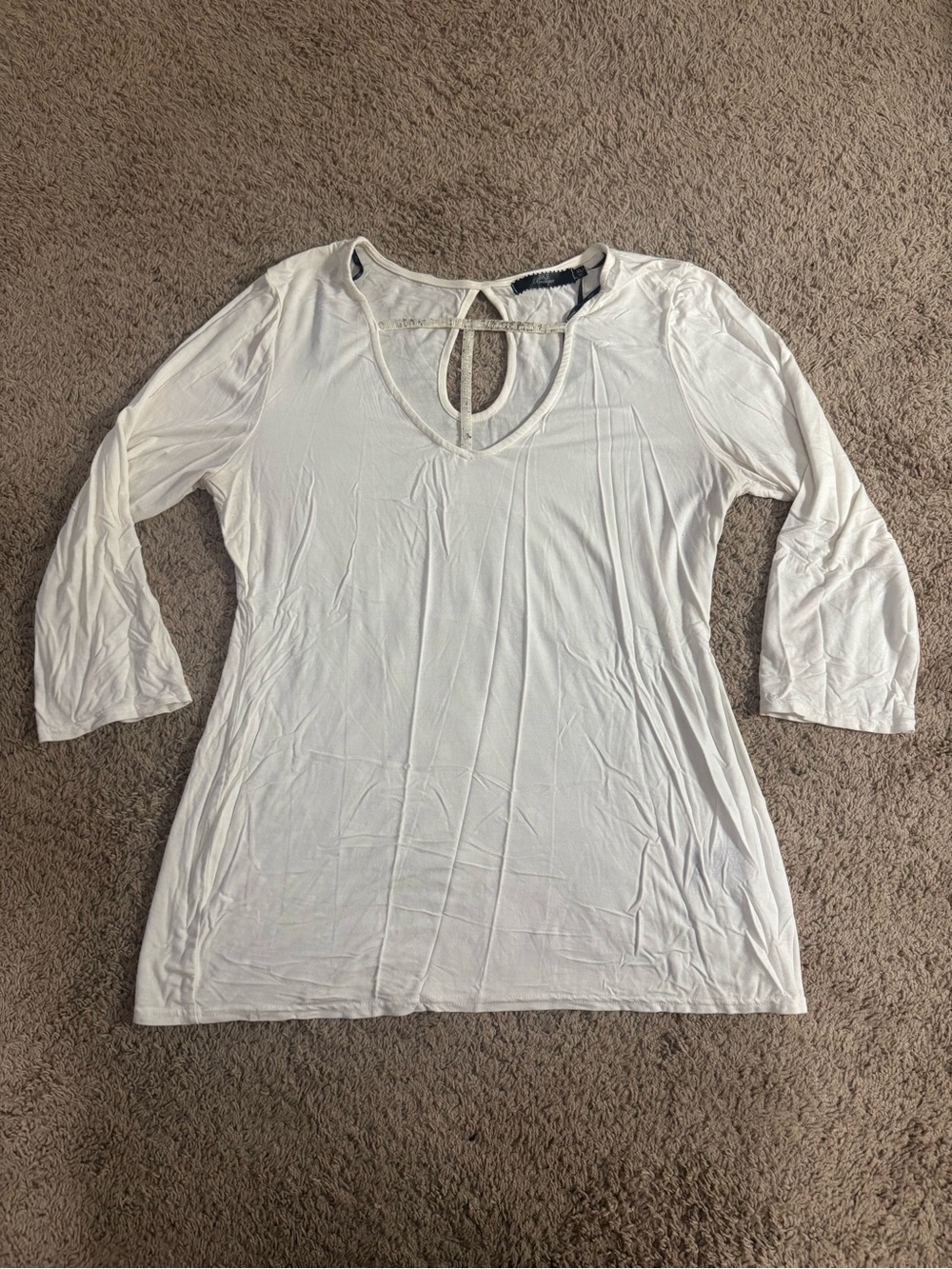 BKE Boutique Women’s Cream Keyhole Neck 3/4 Sleeve Top
